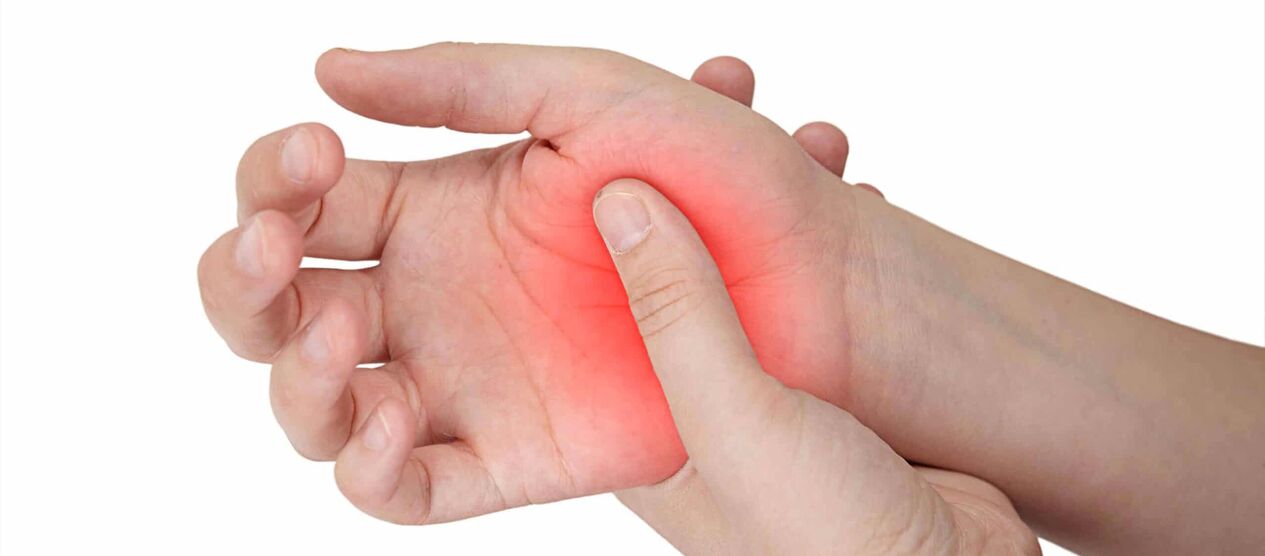 El dolor y el enrojecimiento en el área de la articulación acompañan al desarrollo de la osteoartritis. 