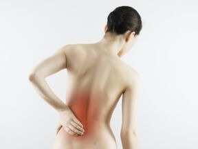Dolor lumbar debido a la osteocondrosis.