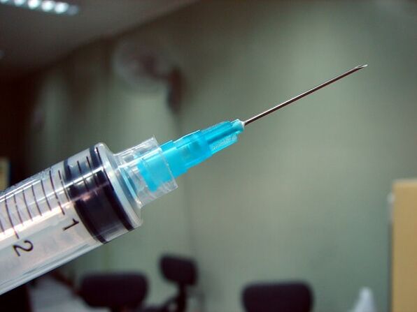 Inyección para la osteocondrosis espinal.